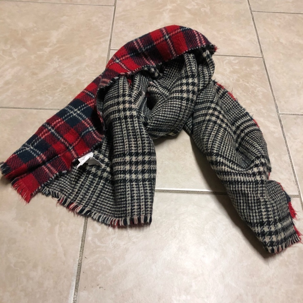 Calliope Plaid Houndstooth Plaid Print Fringe Two Toned Scarf Reversible C